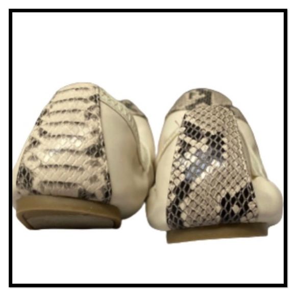 Time & Tru Size 6W Cream & Snake Skin Casual Shoes - Picture 6 of 8